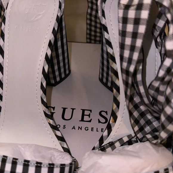GUESS | Allison Gingham Chunky Heeled Sandals, size 6.5 - Picture 9 of 10